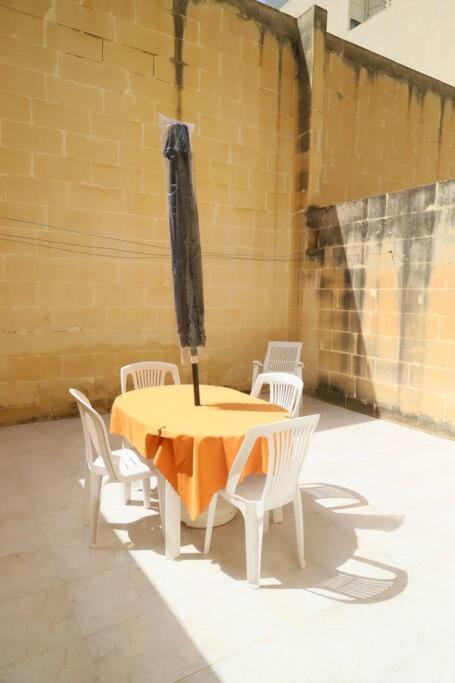 Seaside Serenity - A Lovely Apartment With Views Mellieha Exterior photo
